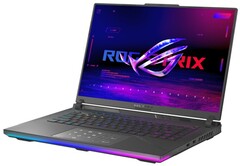 Gamingowy laptop Asus ROG Strix Scar 15 z procesorem AMD Ryzen 9 5900HX i kartą NVIDIA GeForce RTX 3080 (Źródło: Asus)