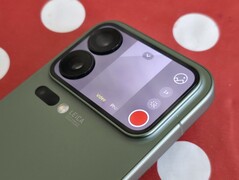 Xiaomi 17 Pro w recenzji. (Źródło zdjęcia: Marcus Herbrich)