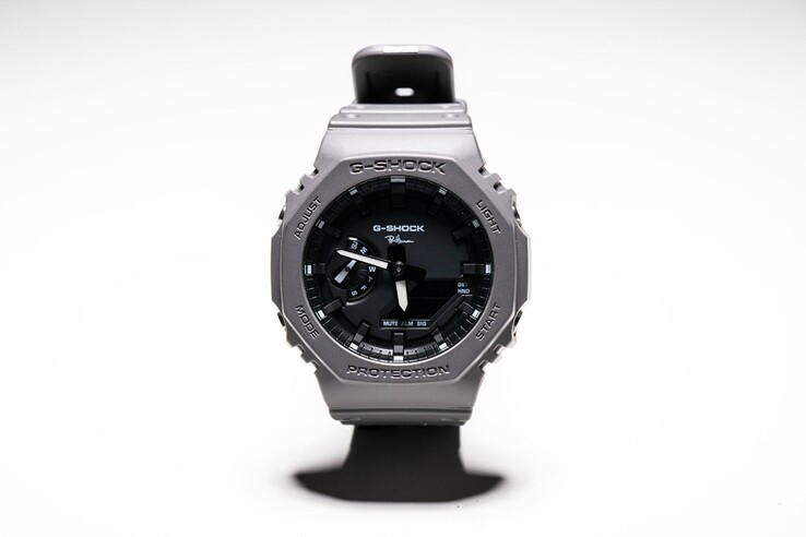 Zegarek Casio G-Shock x Ron Herman GA-2100. (Źródło zdjęcia: Ron Herman)