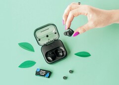 Słuchawki Fairbuds zostały zaprojektowane z myślą o dłuższej żywotności dzięki wymiennym bateriom. (Zdjęcie: Fairphone)