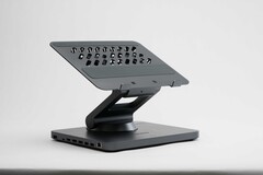 Lenovo Smart Motion Concept to podstawka pod laptopa, która automatycznie dostosowuje się do ruchów użytkownika. (Źródło zdjęcia: Lenovo)