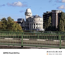 Oppo Find X9 Pro z telekonwerterem z 10-krotnym zoomem