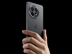 OnePlus 13R będzie dostępny w kolorach Nebula Noir i Astral Trail (źródło zdjęcia: OnePlus)