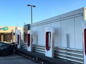 Tesla wdraża MegapackChargers, aby poradzić sobie z wakacyjnymi zatorami na stacjach Supercharger (źródło zdjęcia: PRNDL by Jordan Golson)