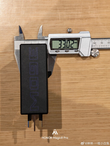 Grubość ładowarki Honor Win 360W