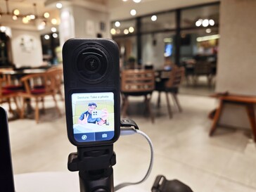 Kamera Insta360 X6 obsługuje sterowanie gestami