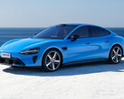 Xiaomi SU7 (2026) w nowym kolorze Capri Blue: elektryczny sportowy sedan zyskuje coś więcej niż tylko niewielki lifting. (Źródło zdjęcia: Xiaomi)