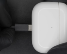 Oficjalne słuchawki AirPods z USB-C mogą być już w drodze. (Źródło: Ken Pillonel via YouTube) 