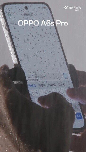 Mokry w dotyku telefon Oppo A6s Pro.