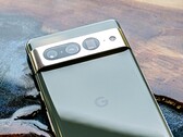 Google Pixel 7 Pro otrzymuje teraz łącznie pięć głównych aktualizacji Android zamiast tylko trzech. (Źródło obrazu: Triyansh Gill)