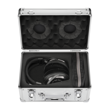Słuchawki są dostarczane w specjalnym twardym futerale. (Źródło obrazu: Audio-Technica)