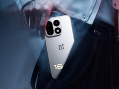 OnePlus 16 może znaleźć się wśród urządzeń z najwyższymi wynikami w nadchodzącym rankingu benchmarku AnTuTu. Na zdjęciu: grafika promocyjna telefonu.