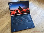 Core i7-1265U vs Core i5-1250P: recenzja laptopa Lenovo ThinkPad X1 Carbon Gen 10
