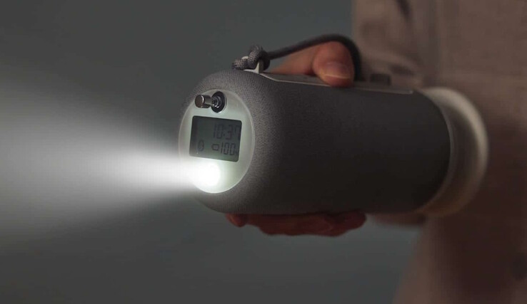 Crankspeaker może być używany jako latarka w deszczu dzięki klasie ochrony IP44. (Źródło zdjęcia: Rhythm)