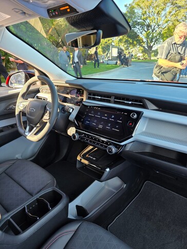 Wnętrze nowego Chevy Bolt. (źródło zdjęcia: GM Authority)