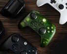3-trybowy kontroler 8BitDo Ultimate dla konsoli Xbox (na zdjęciu) łączy się z konsolami Xbox za pomocą kabla USB. (Źródło zdjęcia: 8BitDo)