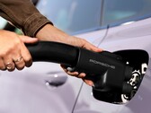 Adapter Porsche do doładowań Tesli (źródło zdjęcia: Porsche)