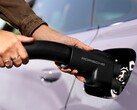 Adapter Porsche do doładowań Tesli (źródło zdjęcia: Porsche)