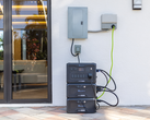 Elektrownia Bluetti AC300 jest teraz dostępna w cenie 1499 USD dzięki programowi Bluetti Clean Energy Incentive (źródło zdjęcia: Bluetti)
