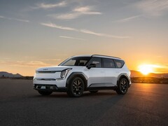 Kia EV9 Nightfall Edition z 2026 roku trafi do sprzedaży w USA w ciągu najbliższych kilku miesięcy. (Źródło zdjęcia: Kia)