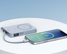 Magnetyczny Power Bank Ugreen MagFlow Qi2 25W (na zdjęciu) pojawił się w Stanach Zjednoczonych i Wielkiej Brytanii. (Źródło zdjęcia: Ugreen)