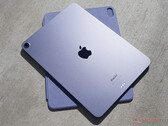 Apple oczekuje się, że iPad Air będzie oferowany w dwóch rozmiarach, podobnie jak iPad Pro, obecny iPad Air na zdjęciu. (Źródło zdjęcia: Notebookcheck)