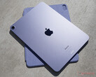 Apple oczekuje się, że iPad Air będzie oferowany w dwóch rozmiarach, podobnie jak iPad Pro, obecny iPad Air na zdjęciu. (Źródło zdjęcia: Notebookcheck)