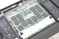 Wymienny moduł pamięci RAM CAMM2 o pojemności 128 GB dla Dell Pro Max 16 Plus (źródło obrazu: Notebookcheck)