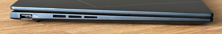 Po lewej: USB-A 3.2 Gen 1 (5 GBit/s)