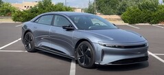 Lucid Air Grand Touring może pochwalić się imponującym zasięgiem 480 mil. (Źródło zdjęcia: TFLEV via YouTube)