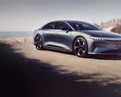 Cena Lucid AIr Pure spadła na tyle, by z łatwością konkurować z Teslą Model S. (Źródło zdjęcia: Lucid)