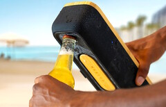 Przenośny głośnik House of Marley Get Together Go może służyć jako otwieracz do butelek.