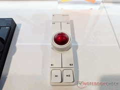 Keychron Trackball biały (źródło obrazu: Notebookcheck/Stephen Pereyra)