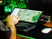 Aura Displays umieszcza 13-calowy ekran dotykowy w klawiaturze mechanicznej (źródło obrazu: Aura Displays)
