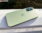 W analizie aparatu przeprowadzonej przez DxOMark model Apple iPhone 17 osiąga lepsze wyniki niż starsze modele flagowe.