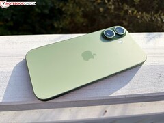 W analizie aparatu przeprowadzonej przez DxOMark model Apple iPhone 17 osiąga lepsze wyniki niż starsze modele flagowe.