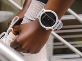 CMF Watch 3 Pro w kolorze jasnoszarym.