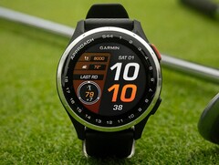 Smartwatche Garmin Approach S44 (na zdjęciu) i Approach S50 otrzymały nowe stabilne aktualizacje. (Źródło zdjęcia: Garmin)