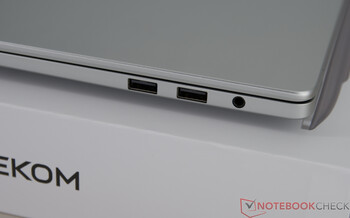 Geekom GeekBook M16 – Złącza po prawej stronie