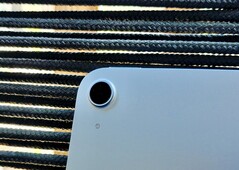 Apple iPad Air 13 M4 2026 jest wysokiej jakości i niesamowicie szybki. Ma swoją cenę, ale nie jest tak drogi jak na standardy Apple.