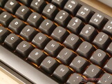 Podświetlenie RGB jest ledwo widoczne w świetle dziennym. 