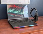 Wyświetlacz OLED Raider 16 Max HX może być oszałamiający wizualnie, ale brakuje mu kilku typowych funkcji