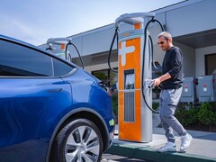 ChargePoint wkrótce zaoferuje złącze Tesla NACS na wszystkich swoich stacjach (zdjęcie: ChargePoint)