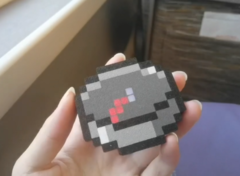 Kompas Minecraft wydrukowany w 3D (na zdjęciu). (Źródło zdjęcia: u/Intelligent-Cause751 via r/minecraft)