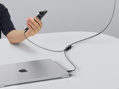 Długość kabla Anker 2-w-1 USB-C do USB-C można regulować. (Źródło zdjęcia: Anker)