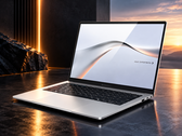 Asus ExpertBook A7 jest wyposażony w 14-calowy wyświetlacz OLED o częstotliwości odświeżania 120 Hz