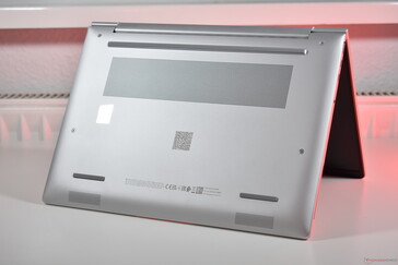 HP EliteBook 8 G1a 14: pokrywa dolna