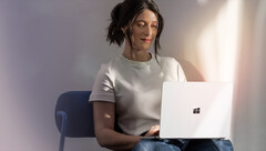 Microsoft potwierdza, że nowe laptopy z serii Snapdragon X zostały zaprojektowane jako urządzenia nastawione przede wszystkim na produktywność (źródło zdjęcia: Microsoft)