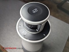 Widok z góry - przycisk układu i mikrofony