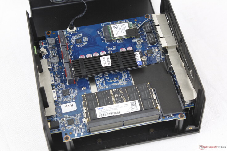 Większa możliwość rozbudowy podzespołów niż w przypadku większości innych minikomputerów z serii Core U